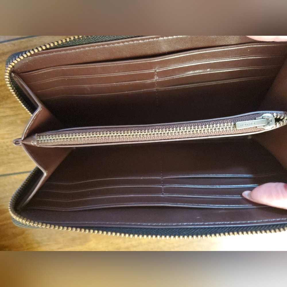 COACH OMBRE ACCORDION WALLET IN PERFECT CONDITION! - Picture 4 of 9